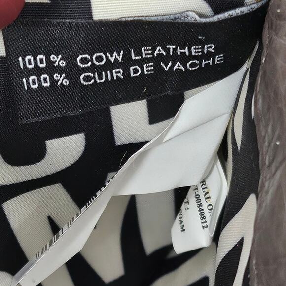 MARC BY MARC JACOBS ZIPPER BI-FOLD DARK BROWN 4" x 8" WALLET – 100% COW LEATHER - Picture 14 of 16